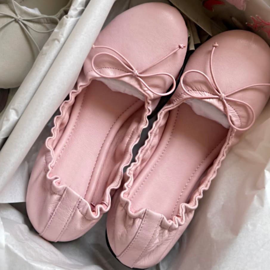 2026 New Vintage-Style Pleated Comfortable Round-Toe Ballet Flats Rocking Shoes for Women