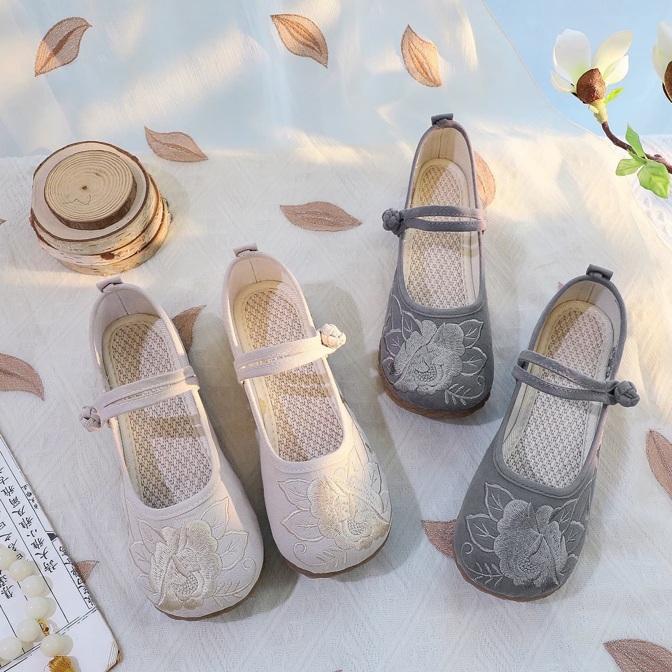 Taiyi Old Beijing Embroidered Shoes Women's Hanfu Shoes Ancient Style Elegant Ethnic Flats Cloth Shoes Mother Shoes Anti-slip Walking Shoes