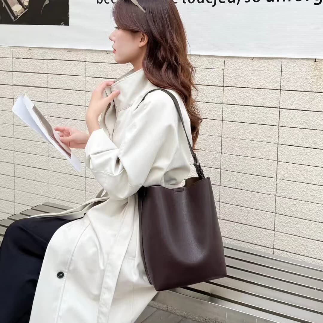 Premium Shoulder Bag Women Tote Bag 2025 New Fashion Versatile Crossbody Simple Minimalist Bucket Bag Commuter