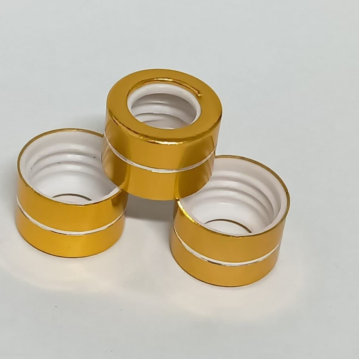 Cross-border Factory Direct Supply Single Coil 13-Tooth Frosted Cap Essential Oil Bottle Cap Roll-On Cream Perfume Cap Refill