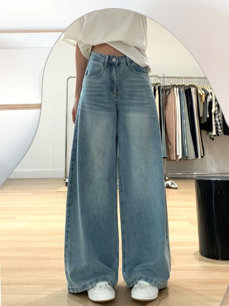 High-Street Vibe Retro Fashion Jeans for Women, New Fall/Winter Style, High-Waist Slimming Versatile Flowy Wide-Leg Pants