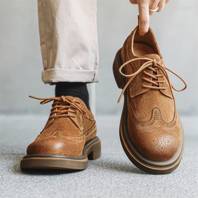2024 Autumn New Leather Men's Brogue Formal Dress Shoes Carved Handmade British Business Shoes