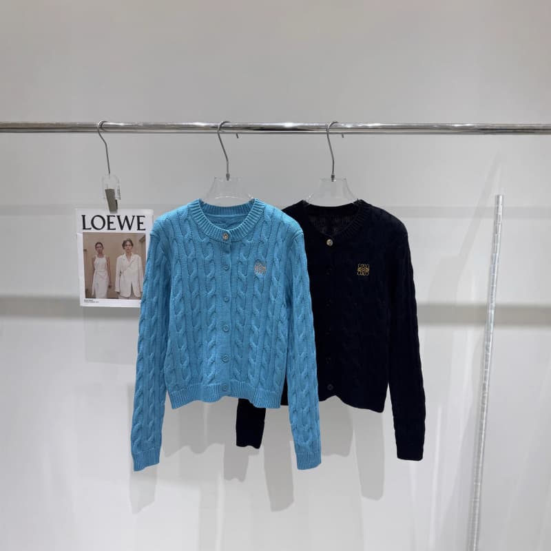 LW25 Autumn Winter New Logo Embroidery Cable Knit Short Round Neck Cardigan