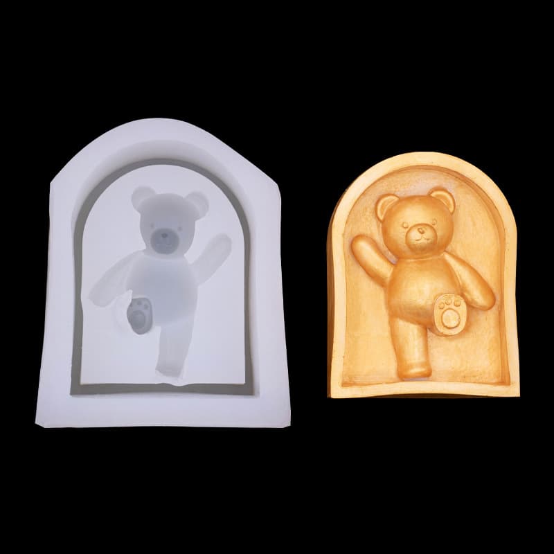 3D Cute Bear Kicking Silicone Mold DIY Creative Scented Candle Chocolate Table Decoration Silicone Mold