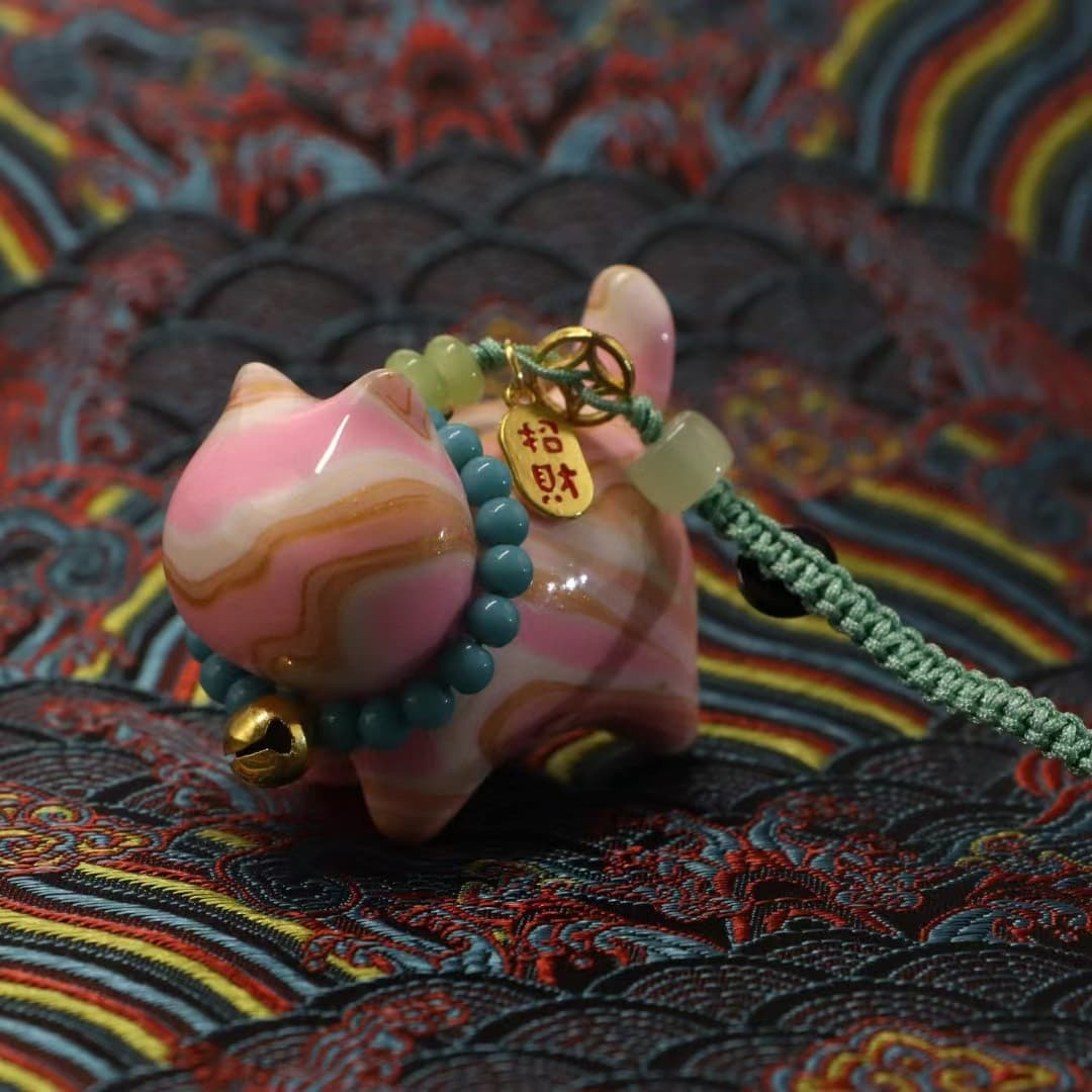 Factory Direct Premium Lacquerware Lacquer Cat Keychain Handheld Item Stall Live Stream Supply Drop Shipping DY Collectibles