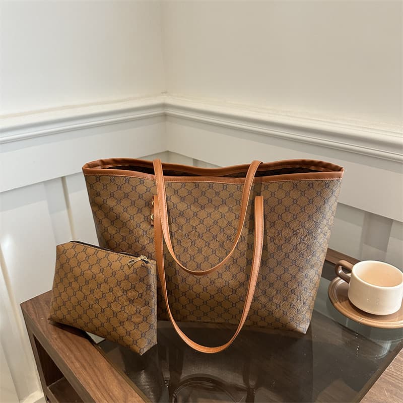 Vintage Class Large Capacity Bag Women's Autumn and Winter 2024 New Trendy Fashionable Niche Tote Bag All-match Large Shoulder Bag