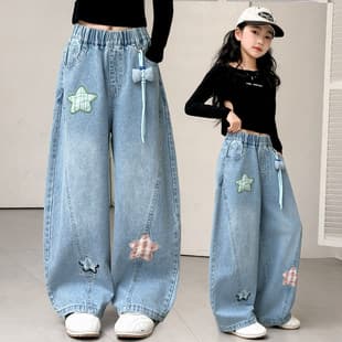 Wholesale Girls Spring New Arrival Embroidered Five-Point Star Denim Straight-Leg Pants, Stylish Slimming Pants for Big Kids