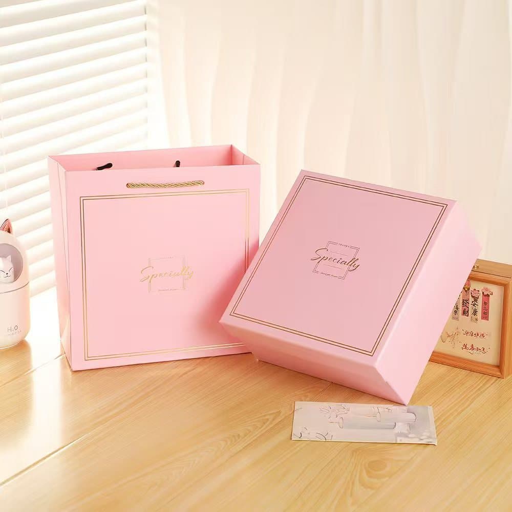 Souvenir Gift Box Candy Box Wedding Return Gift Bridesmaid Wedding Gift Box Festival Business Conference Handheld Gift Packaging