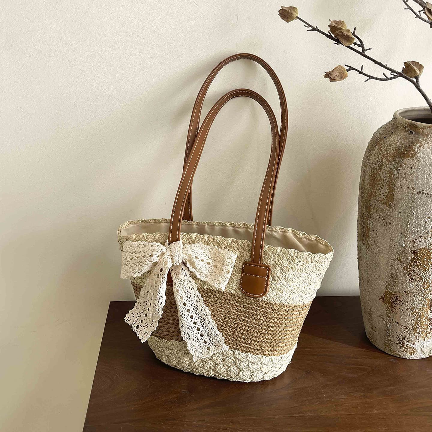 Artistic Vacation Style Fashion Shoulder Beach Bag 2026 New Contrast Color Underarm Bag Woven Straw Casual Bucket Bag
