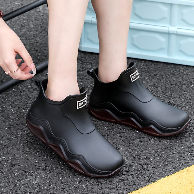 New waterproof shoes for men and women, couple rain boots, Korean-style rubber shoes, anti-slip short-top fashion versatile export