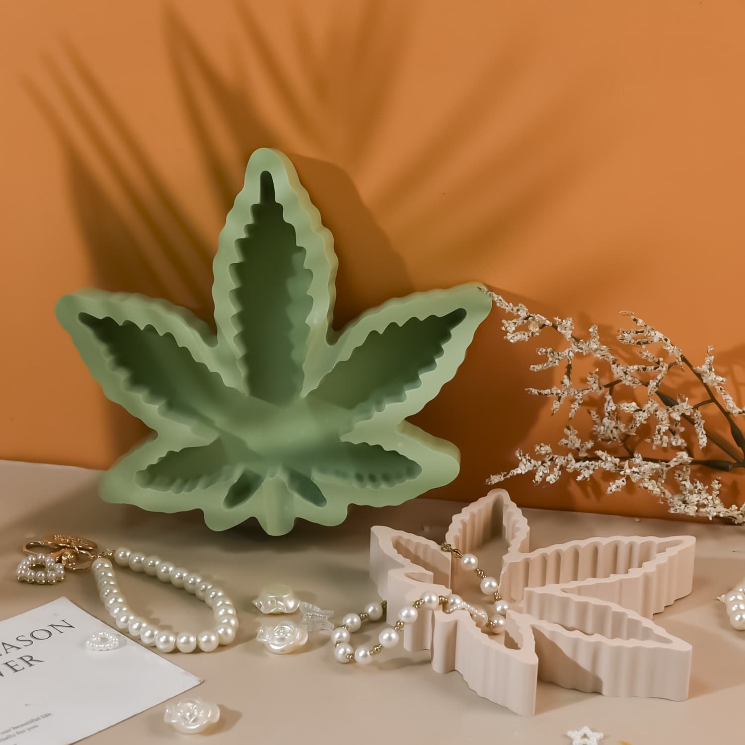 Deyi Life DIY Resin Mold Maple Leaf Ashtray Silicone Mold Gypsum Resin Storage Ornament