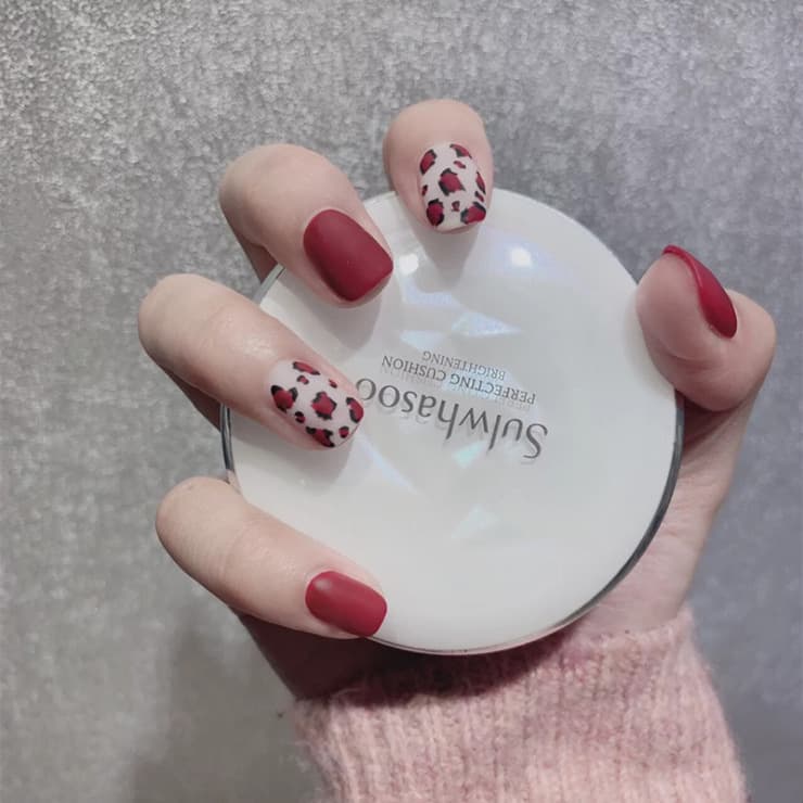 X132 Nail Patches, Removable Nail Tips, Waterproof Wear-in Nail Tips, Rainbow Circle, Cat Eye Pearl Short Women's Style