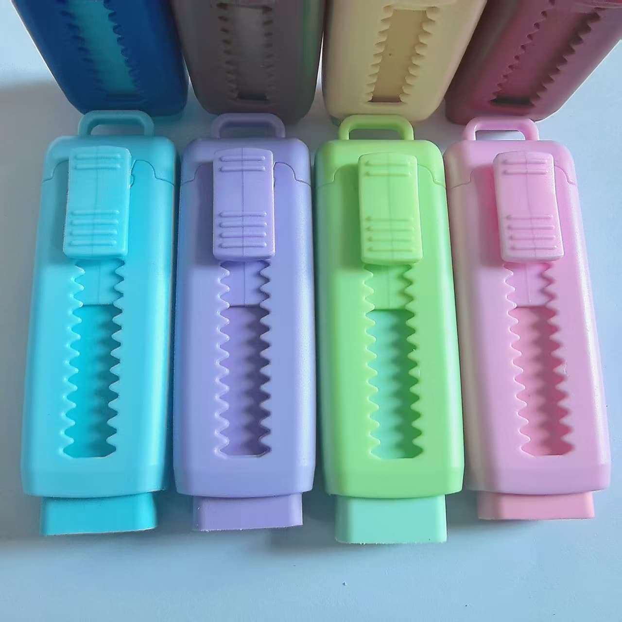 Push-type eraser macaron colorful push-pull eraser soft and less crumbs student retractable elephant skin factory direct sale