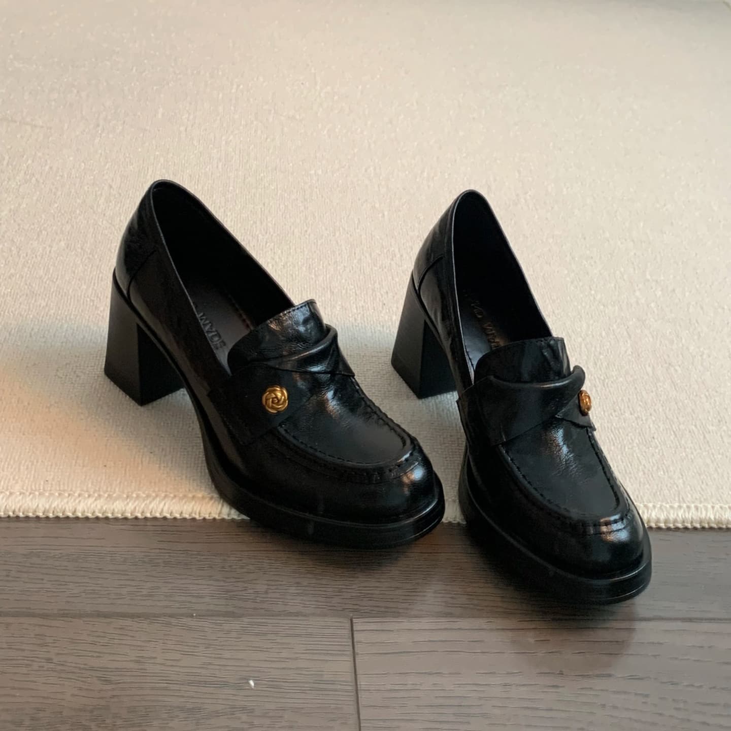 7cm~retro camellia high-heeled loafers for women, one-leg commuting thick-heeled single shoes, temperamental black small leather shoes
