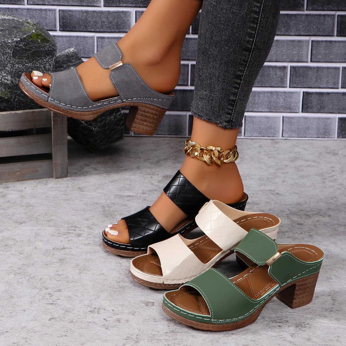 Overseas Trade Cross-Border Summer Plus Size Women's Shoes European and American Fashion Thick Chunky Heel Trendy Sandals New Women's Shoes Wholesale