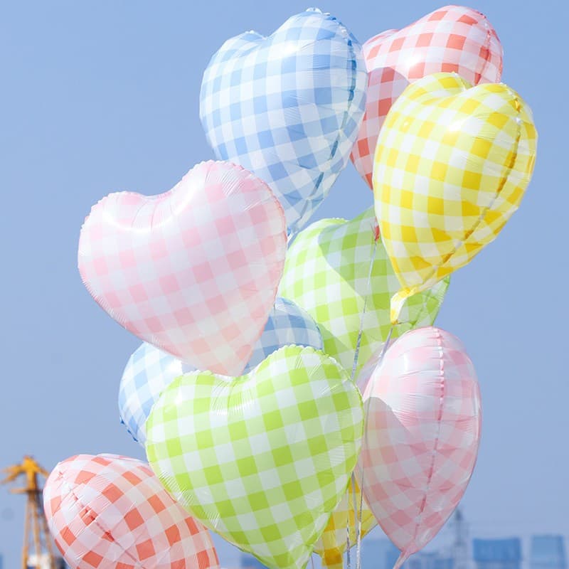 isnKorean style 18-inch love checkered stripe love birthday scene layout photo props love balloon wholesale