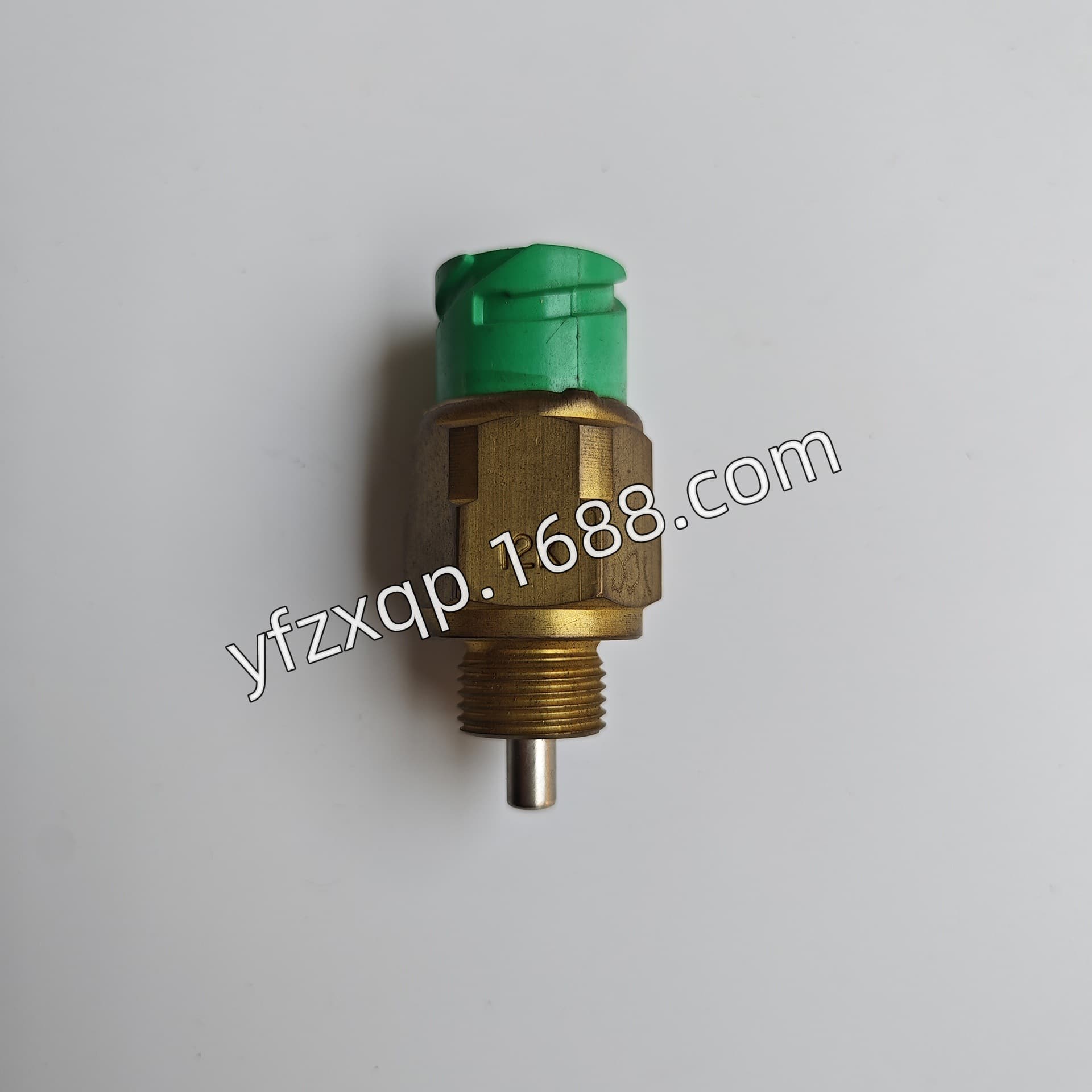 Suitable for Hino Mitsubishi Nissan Reverse Gear Switch 12K Pressure Switch Hino Fuso Ud Heavy-Duty Auto Parts