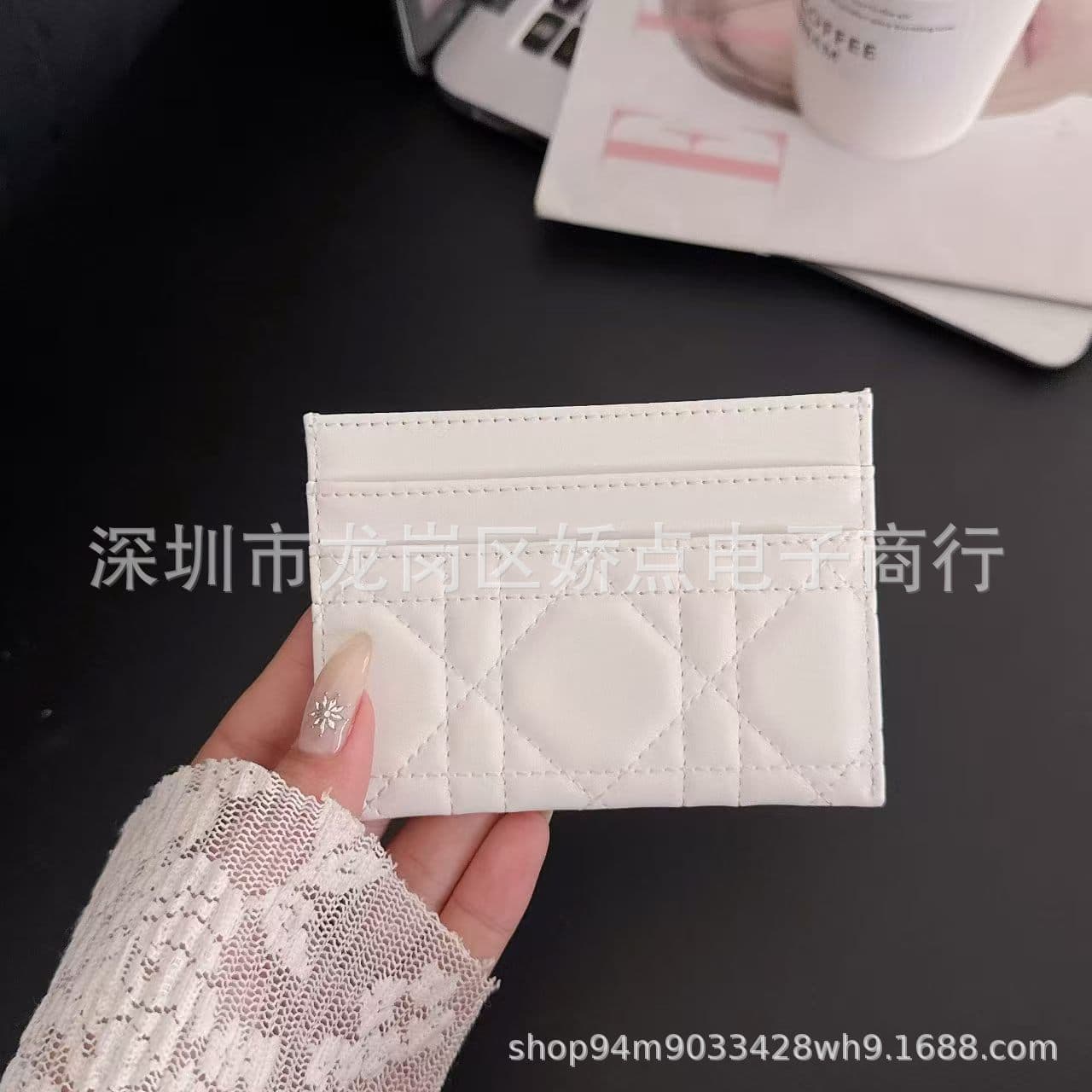 European and American Light Luxury Classic Diamond Quilted Caviar Card Holder, Fashionable and Versatile for Men and Women, Lightweight Premium Wallet Card Case