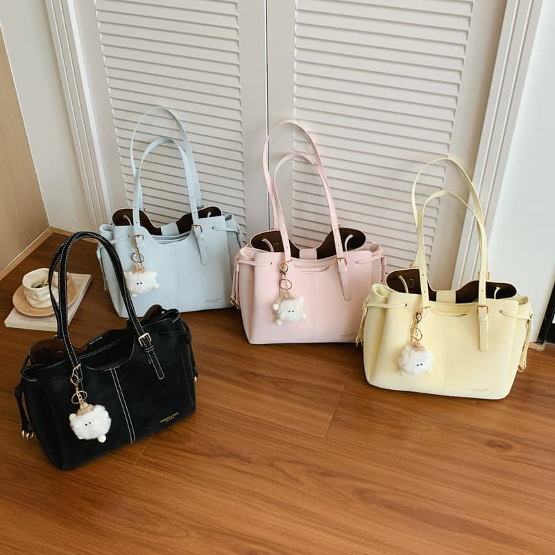 2026 Summer New Style Women's Single Shoulder Bag Retro Textured Tote Handbag Fashionable Large Capacity Shoulder Commuter Bag