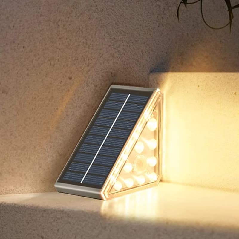 Cross-border outdoor waterproof triangle stair light high brightness garden walkway lighting anti-theft solar step light