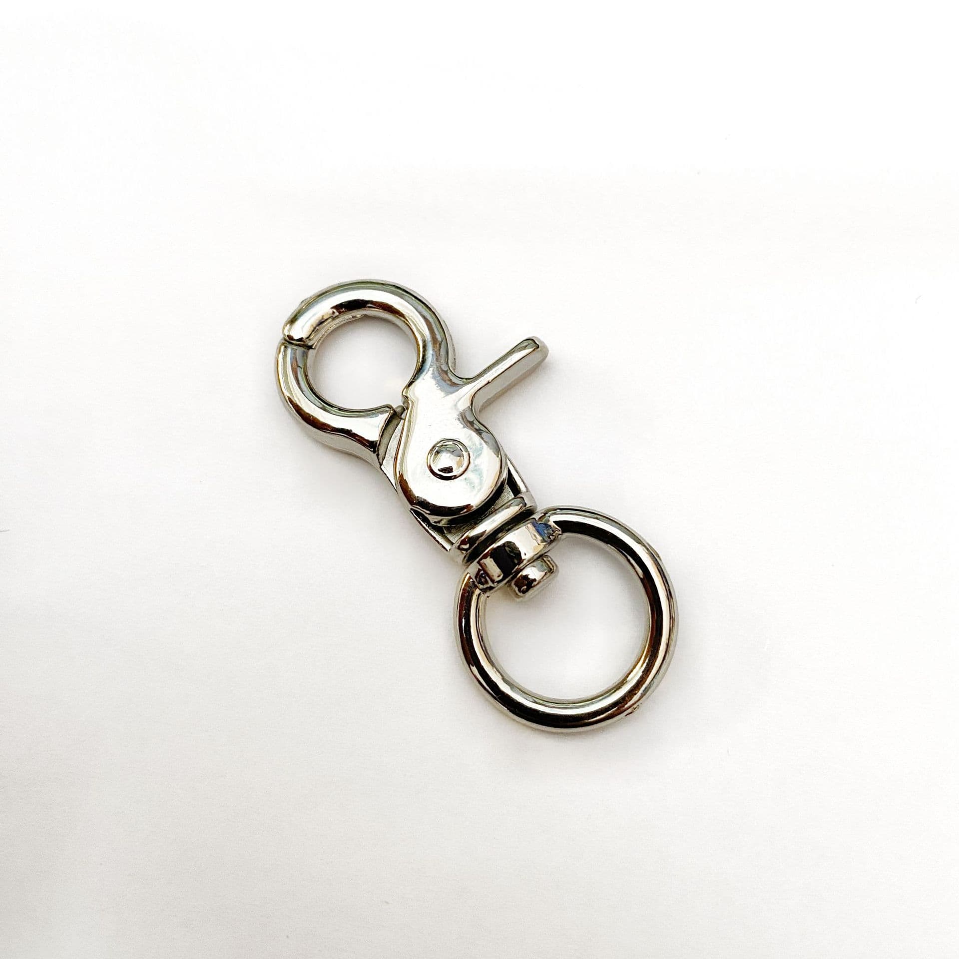 Factory Direct Supply Zinc Alloy Hanging Plated Alloy Dog Clip, Door-Shaped Clip, Crab Keychain, Luggage Accessories, Pliers Clip