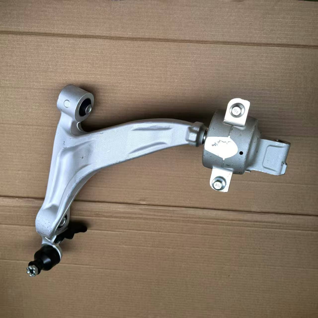 Suitable for Infiniti Fx35/S51/Qx70 Control Arm Lower Swing Arm Assembly Aluminum Alloy Lower Suspension Parts
