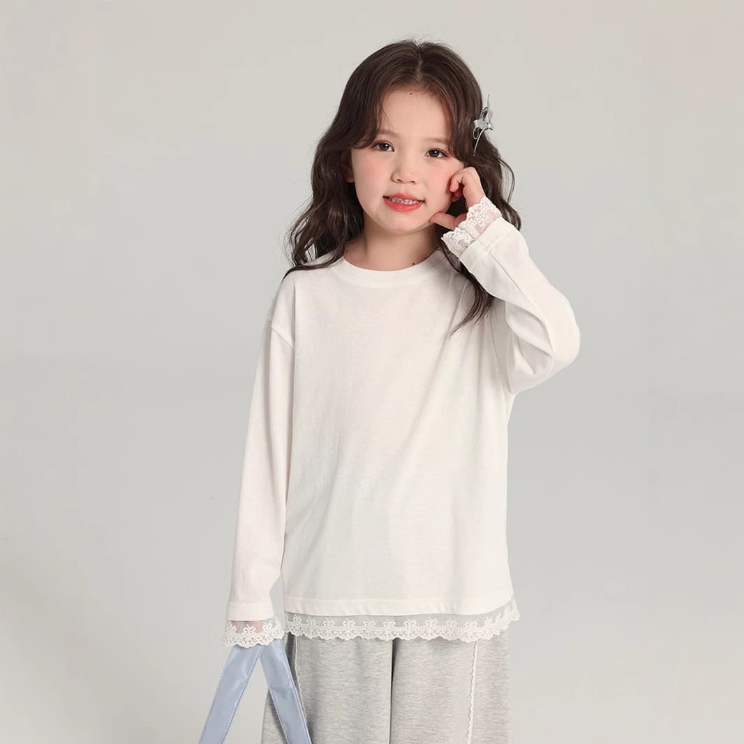 2025 Spring New Girls Round Neck T-Shirt with Lace Hem Cute Tee Skin-Friendly Breathable Undershirt for Toddlers and Kids