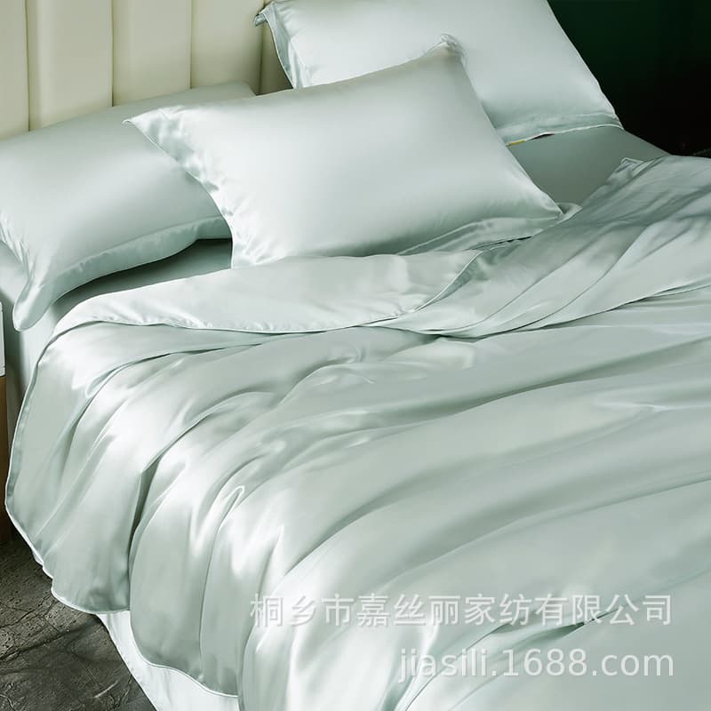Strictly Selected 100% Mulberry Silk Four-Piece Set Summer Bedding Wedding Solid Color High-End Bed Sheet Duvet Cover Pillowcase