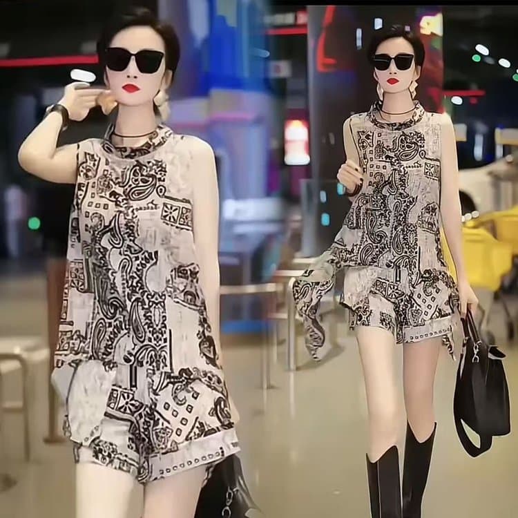 Plus Size Summer 2026 Set: Stylish Printed Top, Slimming, Casual, Fashionable, Age-Defying, Sleeveless T-Shirt for Moms
