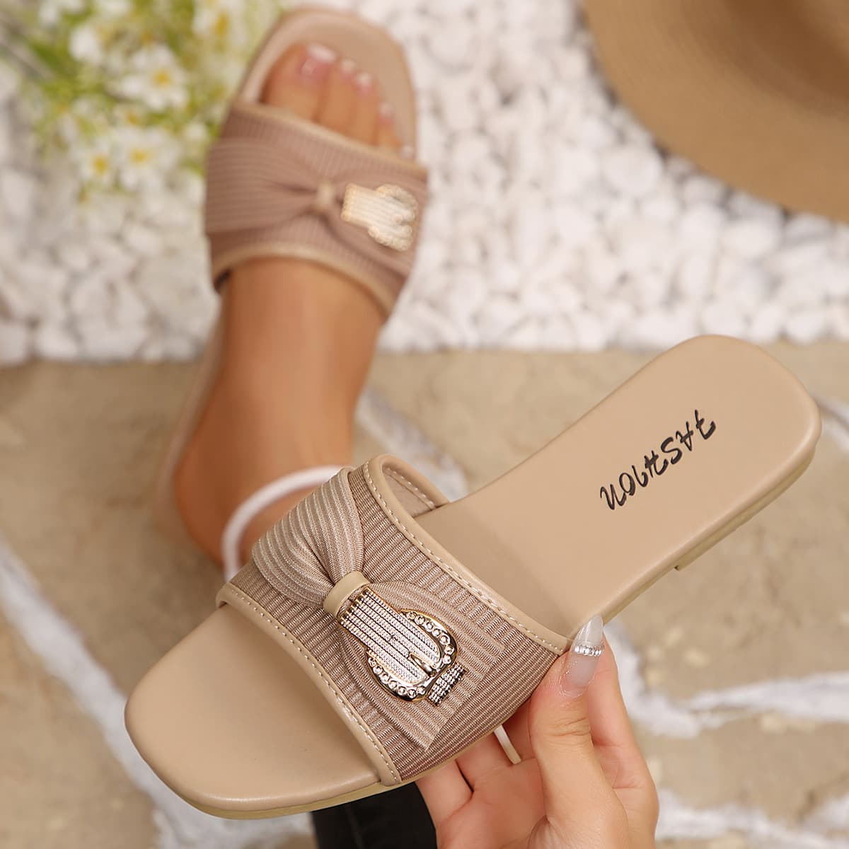 Fashionable and comfortable women's square-toe slip-on sandals, women's slippers, versatile metal decorative buckle square-toe sandals