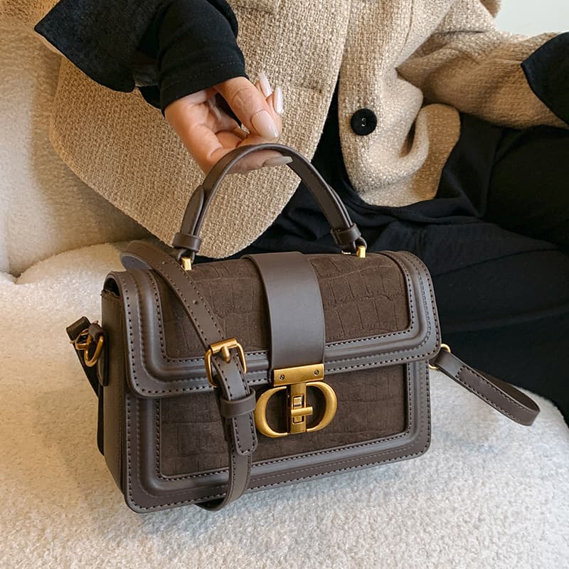 Popular 2024 New Retro Handheld Small Square Bag High-End Texture Niche Design Light Luxury Shoulder Bag Wholesale