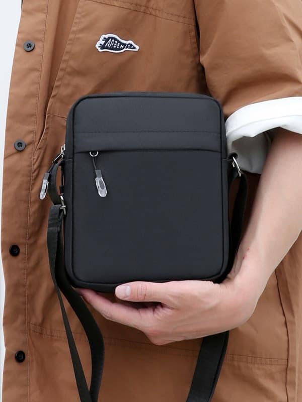 Men's Casual Simple Black Crossbody Bag Oxford Fabric Printed Logo Factory Wholesale Sling Gift