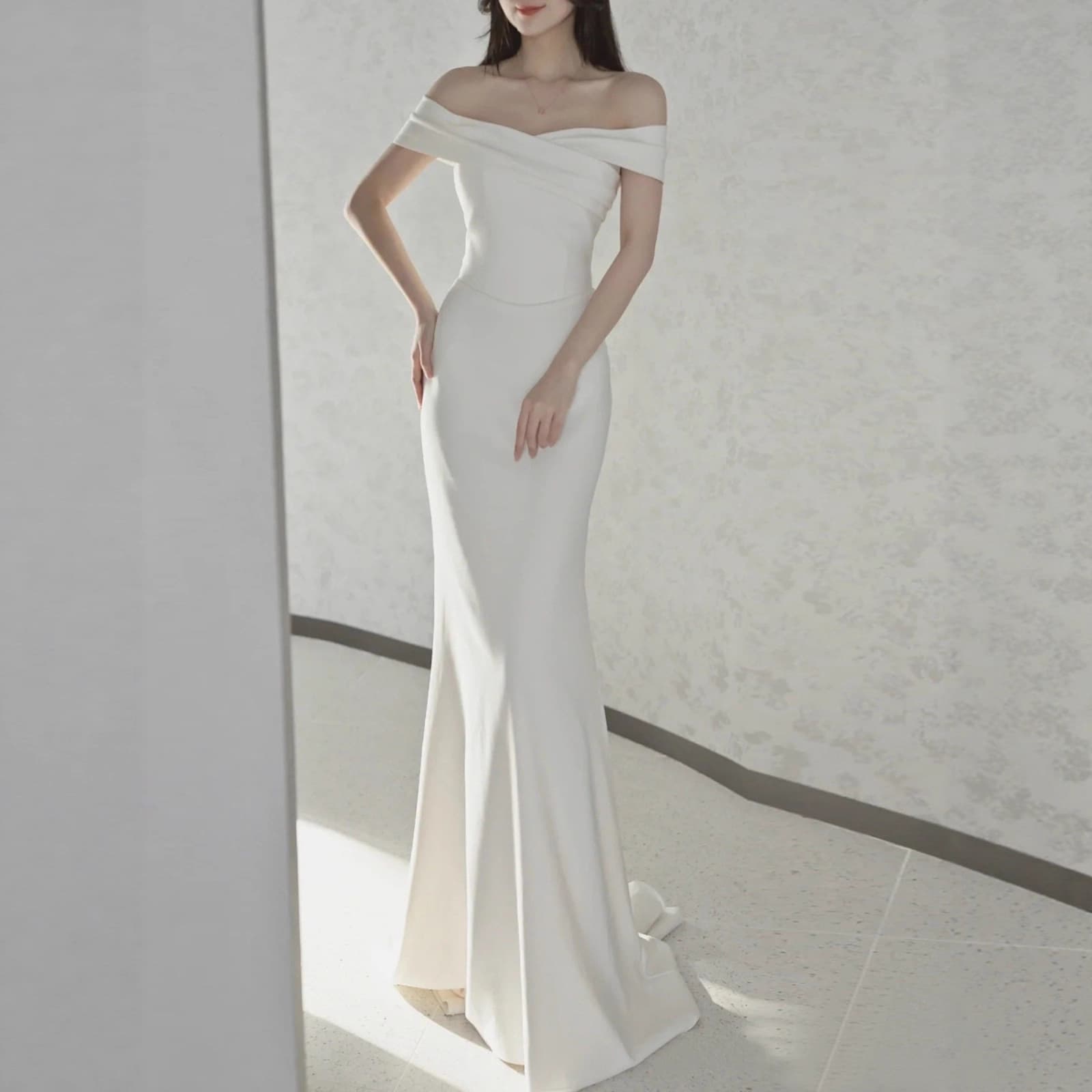 New Satin White One-Shoulder Evening Gown for Engagement, Wedding Toast, Banquet, Annual Party, Mermaid Light Wedding Dress, Going-Away Dress