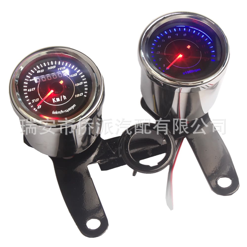 Retro-styled motorcycle instrument panel CG125 kit: speedometer, odometer, mechanical tachometer, universal for large displacement motorcycles.
