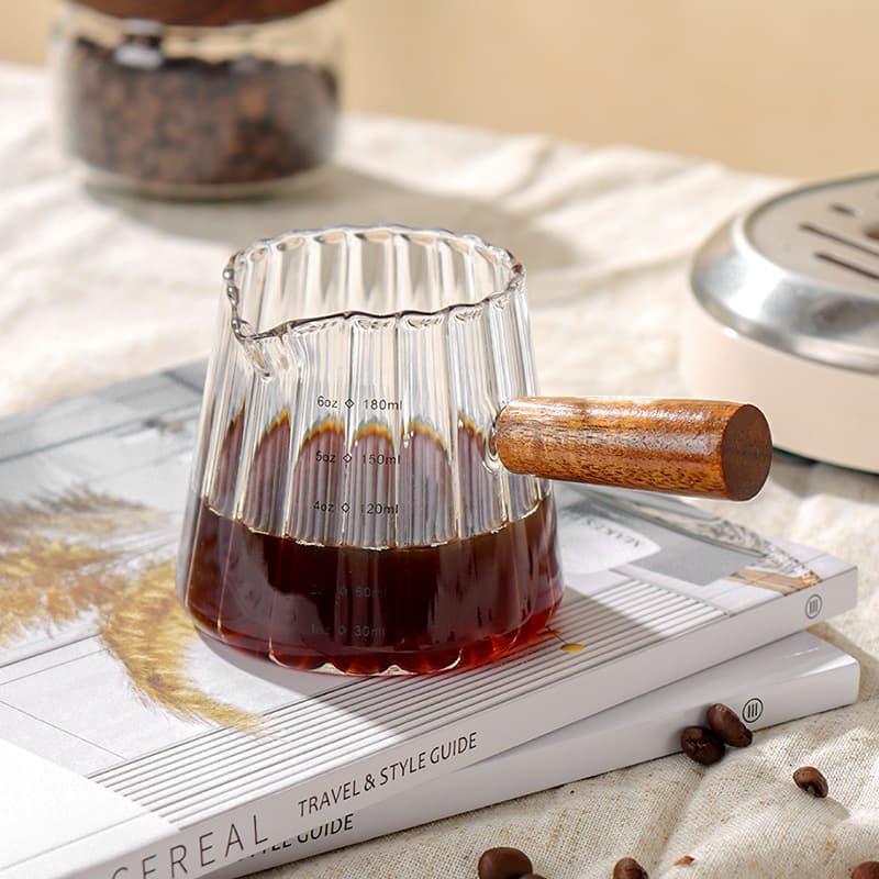 Glass Measuring Cup Espresso Extraction Cup Wooden Handle Small Milk Pitcher for Sauce Honey with Vertical Lines and Scale Small Milk Jug