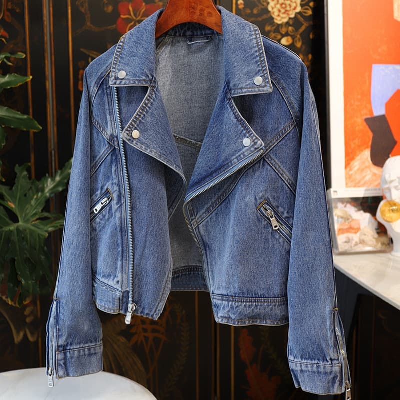 Head-turning, stylish, and trendy! Oversized lapel zip-up long-sleeve motorcycle-style denim jacket for women.