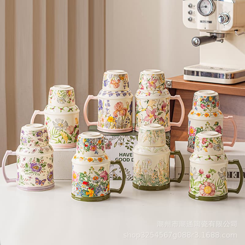 Retro floral cluster lidded mug, ceramic teapot for office use, exquisite cup as a souvenir gift.