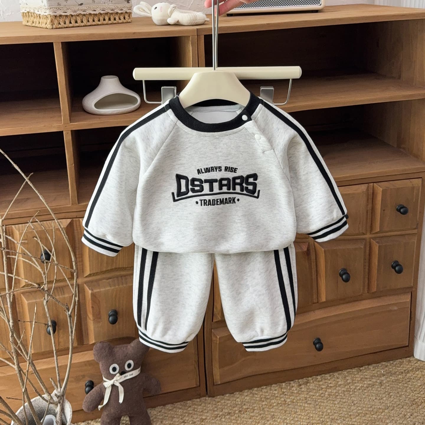 Baby boy sweatshirt spring and autumn baby top spring new loose long-sleeved T-shirt ins striped sports suit wholesale