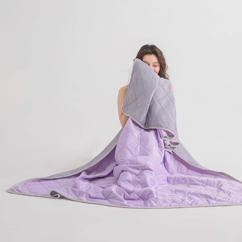 Cross-border cooling silk summer cooling quilt summer home air conditioning quilt ice cream cooling quilt event sales gifts wholesale
