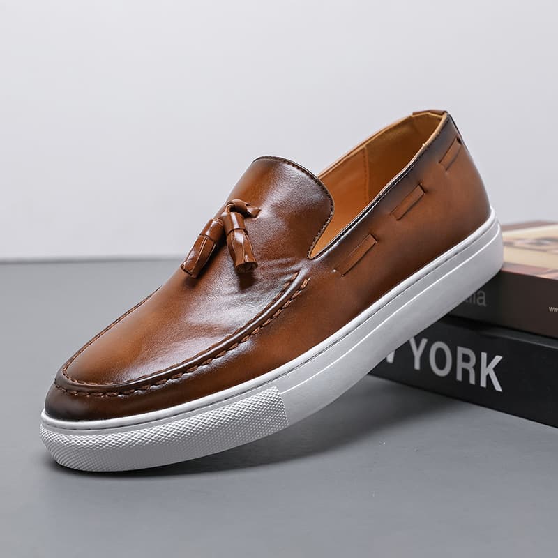 Large Size Men's Slip-On Tassel Board Shoes Personality Business Casual Leather Shoes Breathable Polyurethane Inner And Sole