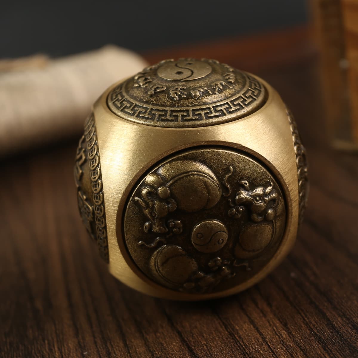 Brass six-sided spherical rotating handle for stress relief, bringing good fortune, prosperity, and turning the tide – a high-end gift.