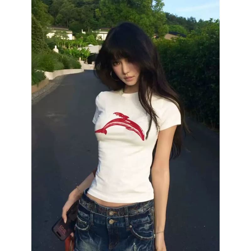 Jennie Kim Style Red Dolphin Print Fitted Short Sleeve T-Shirt for Women, Slim Shoulder Design, Round Neck Top