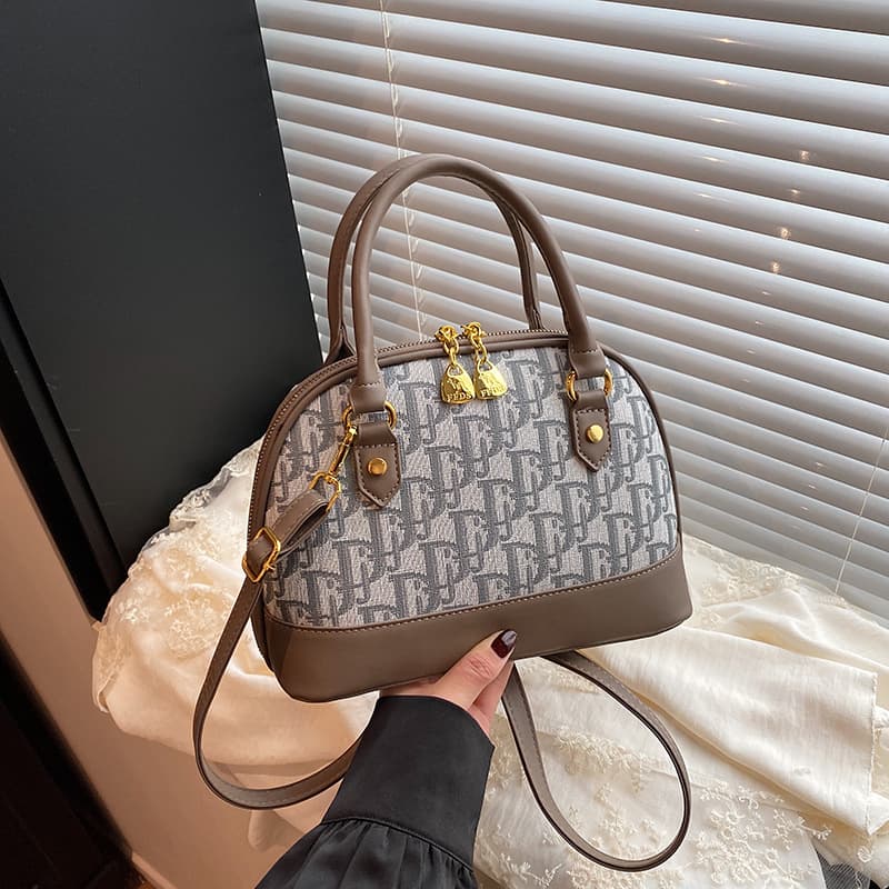 Women's Crossbody Bag Premium Style New Classic Trendy Shoulder Bag Versatile Vintage Shell Bag