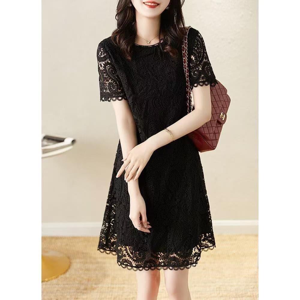 Lace dress women's summer wear 2026 new style fashionable small temperament slim short-sleeved French skirt
