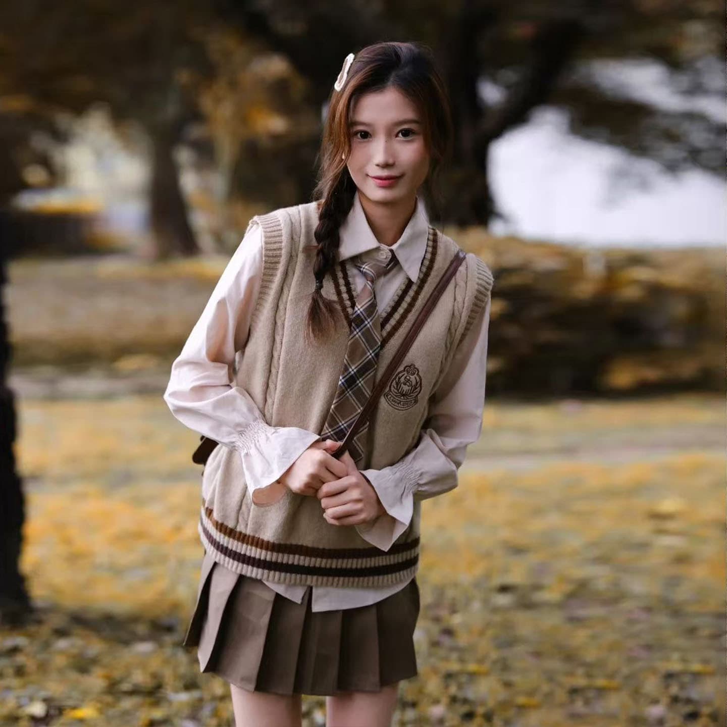 Preppy style sweater vest for women, spring and autumn outerwear, JK uniform knitted vest layered shirt pleated skirt set