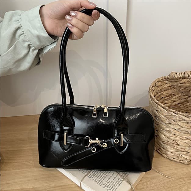 Spring and Summer New Style Shoulder Bag 2026 Niche Retro Elegant Women's Shell Bag Fashionable Simple Underarm Crossbody Bag