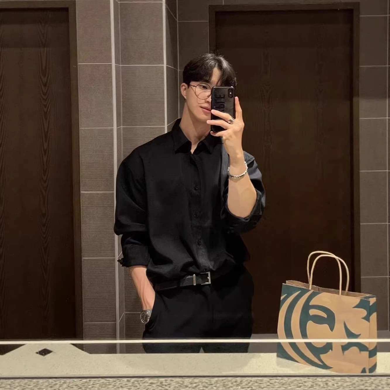 [Luxury Casual Shirt] Solid Black Long-Sleeve Shirt for Men, Abstinence-Style Suit Shirt, Premium Black