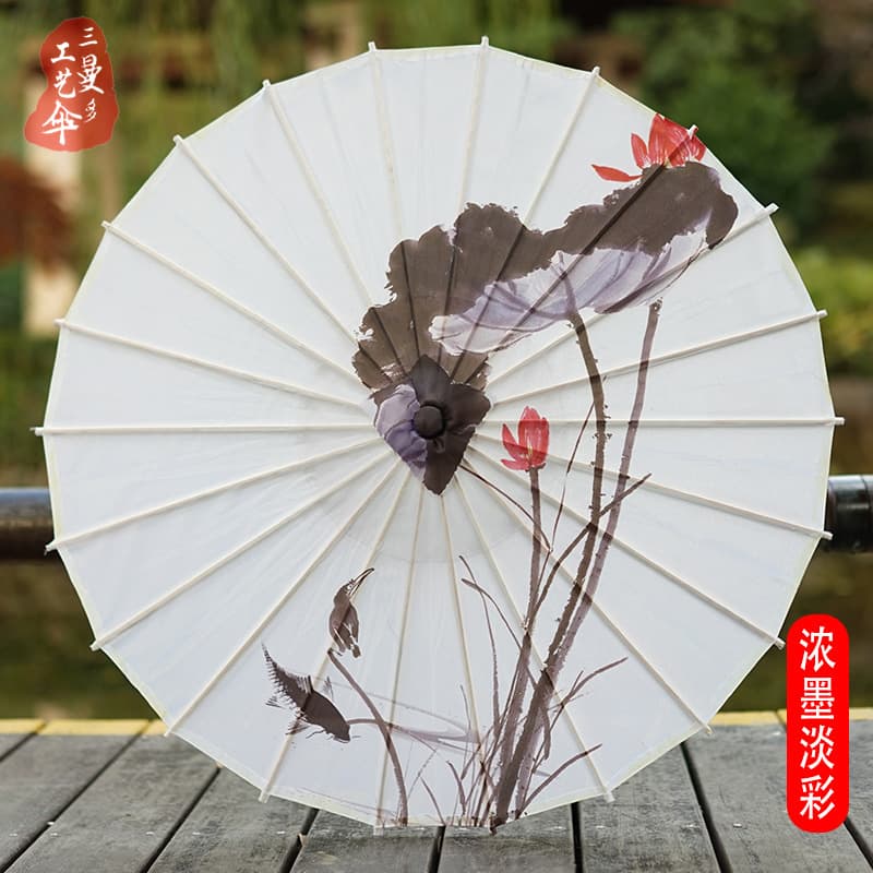 Wholesale oil-paper umbrellas for dancing, fashion shows, traditional Chinese style, Hanfu (traditional Han clothing) for women's photography, scenic area decorations, durable silk fabric craft umbrellas.