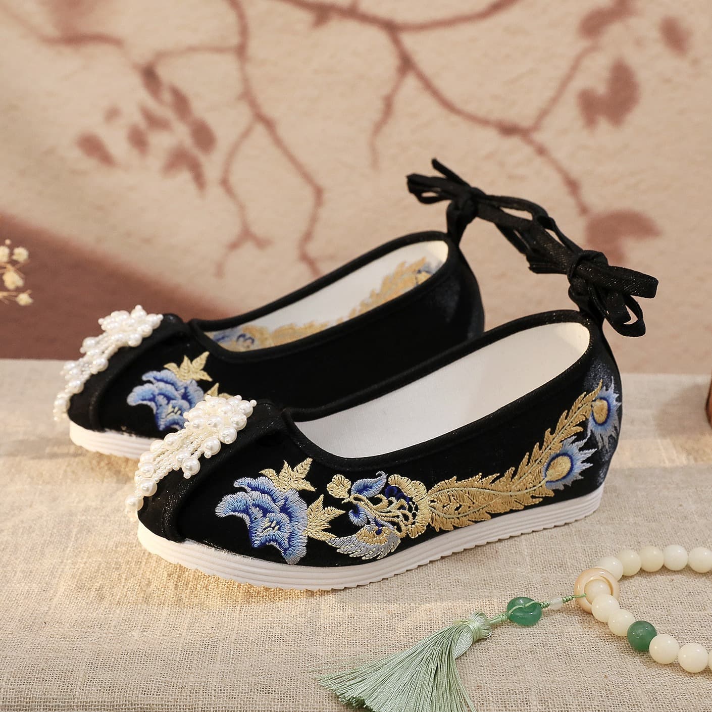 Qing Luan Single Shoes Cotton Shoes Hanfu Shoes Plush Trim with Beaded Tassels Ancient Style Phoenix Embroidered Cloth Shoes