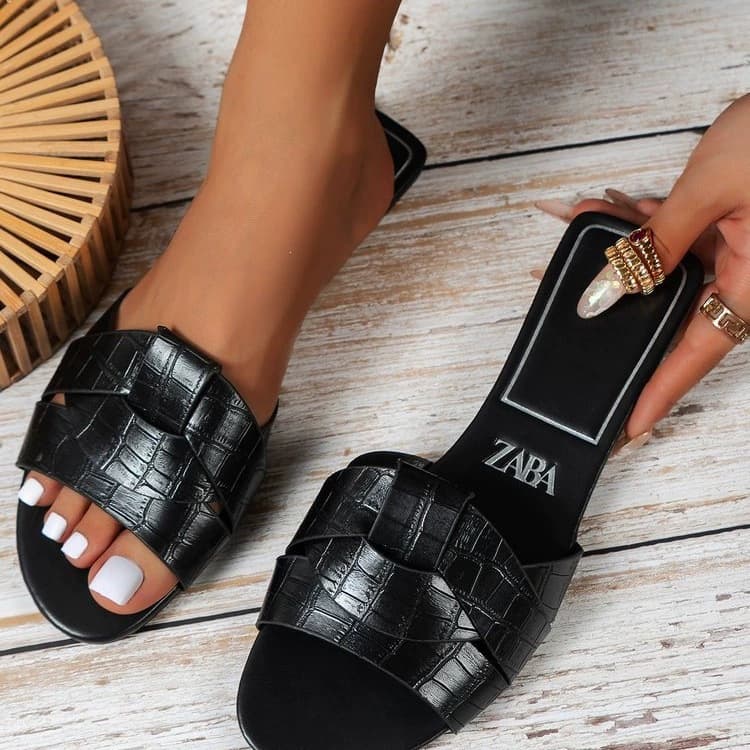 2026 Summer New Square Toe Cross Flat Simple Women's Casual Sandals Slipper